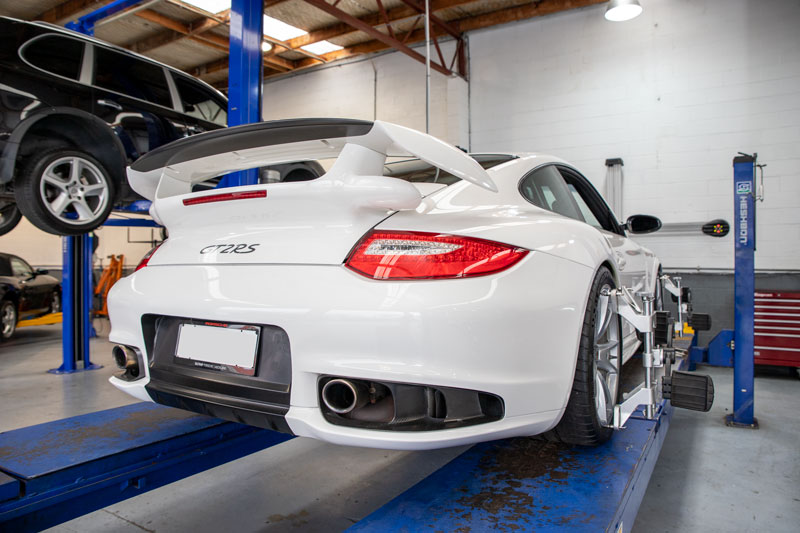 White Porsche 911 GT2RS in workshop